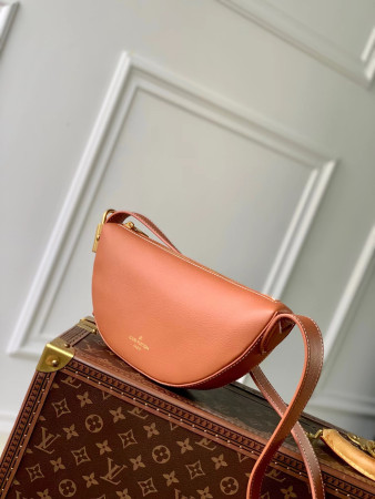 LV Low Key Bumbag M83546 28x13x5.5CM