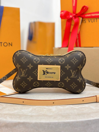 LV Bone Wearable Wallet M12615 24x14x6cm