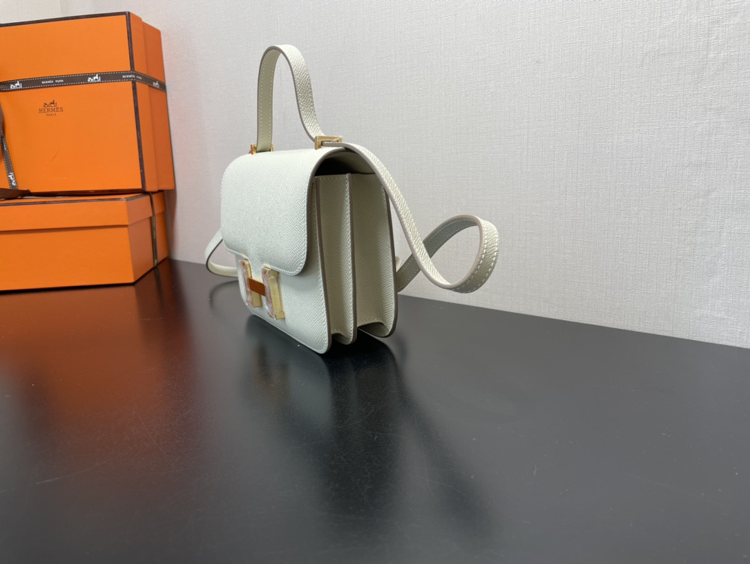 Hermès Constance 19 Epsom Gold Hardware 7.25" x 6.25" x 2.25"