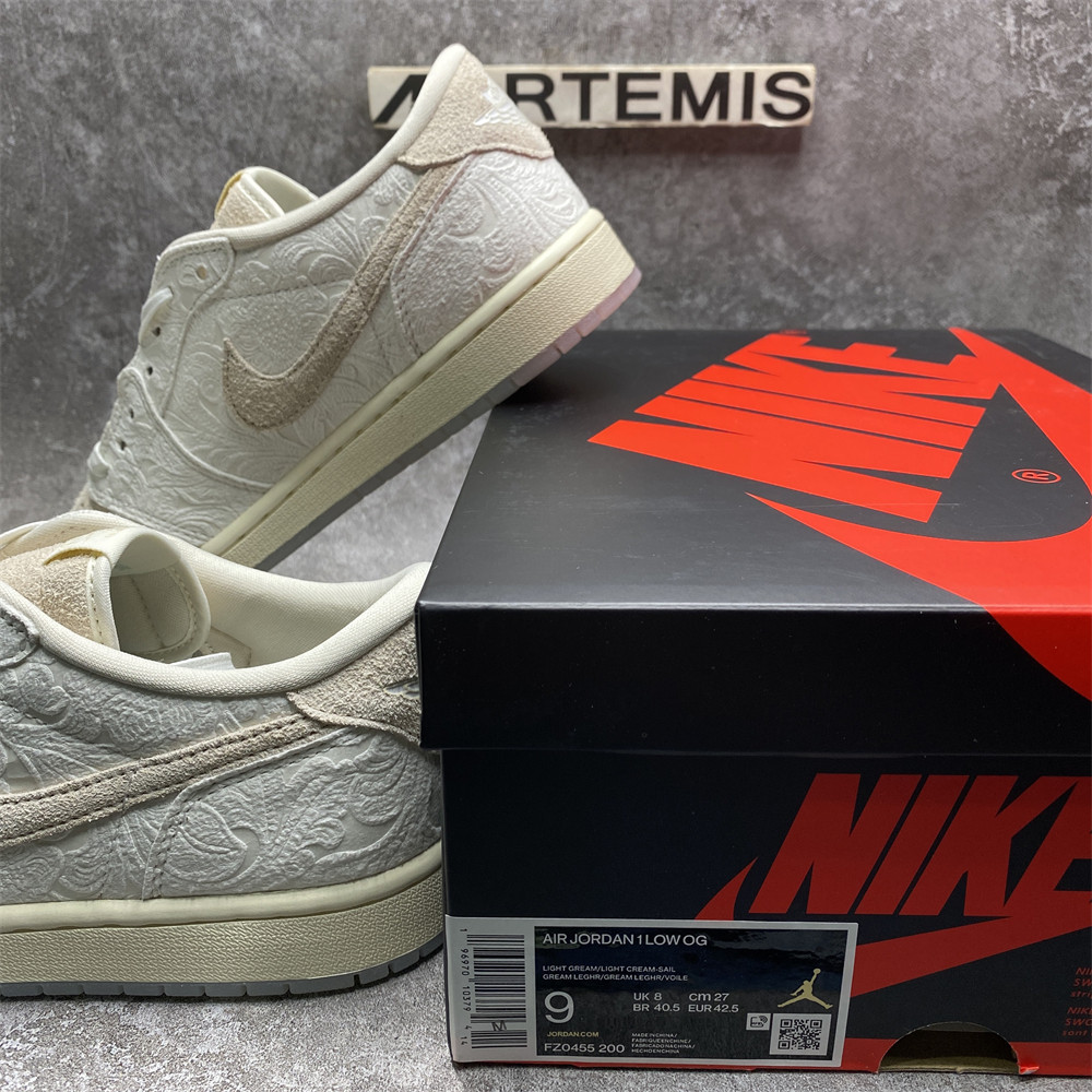 CHRIS PAUL X AIR JORDAN 1 RETRO LOW OG 