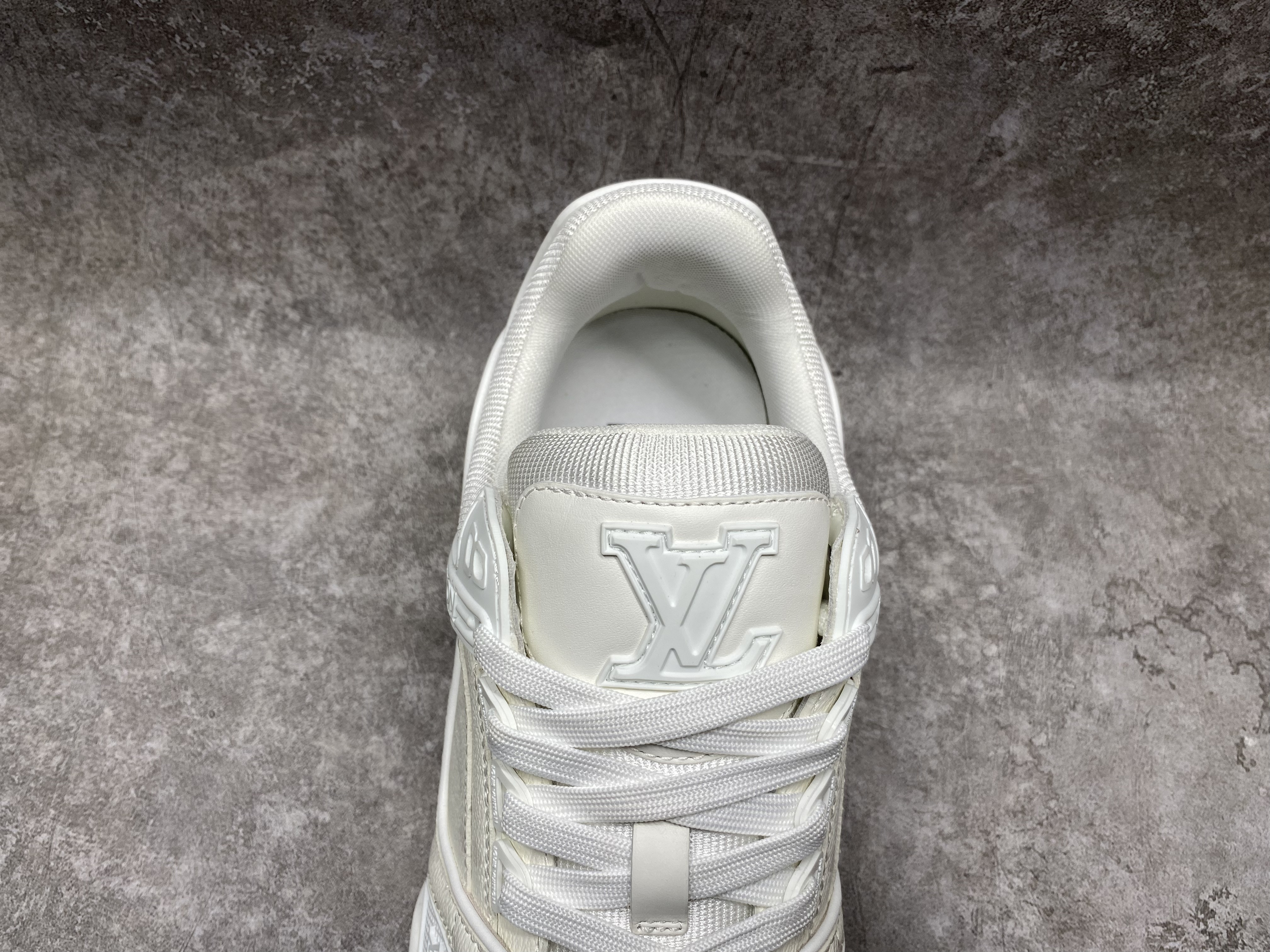 UA LV Trainer Sneaker