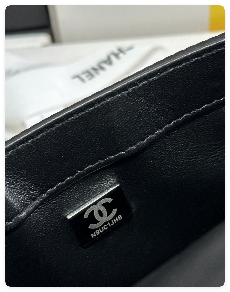 Ch*el sequin flap bag 14x21x8cm