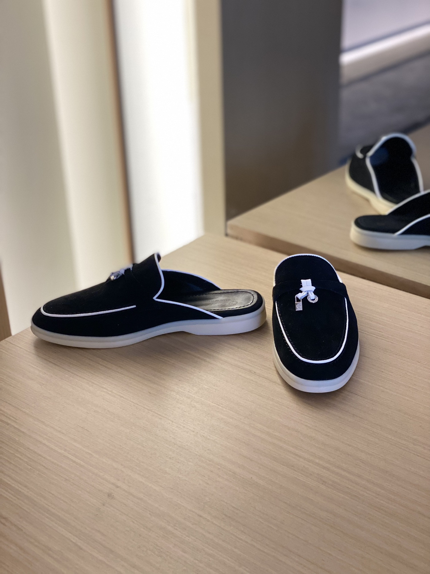 ua L**o p*ana babouche charms walk loafers