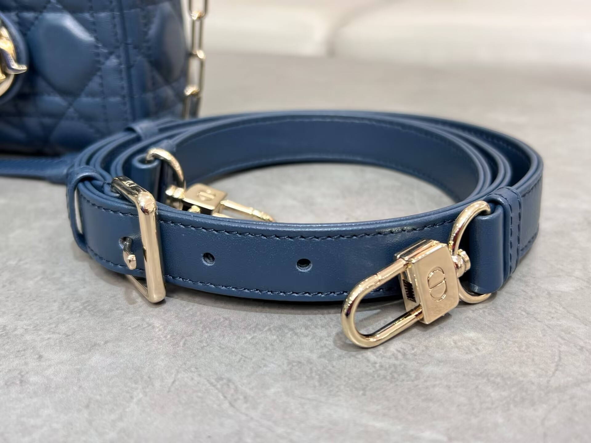 D*or samll d-joy bag 22.5 x 6 x 11.5cm