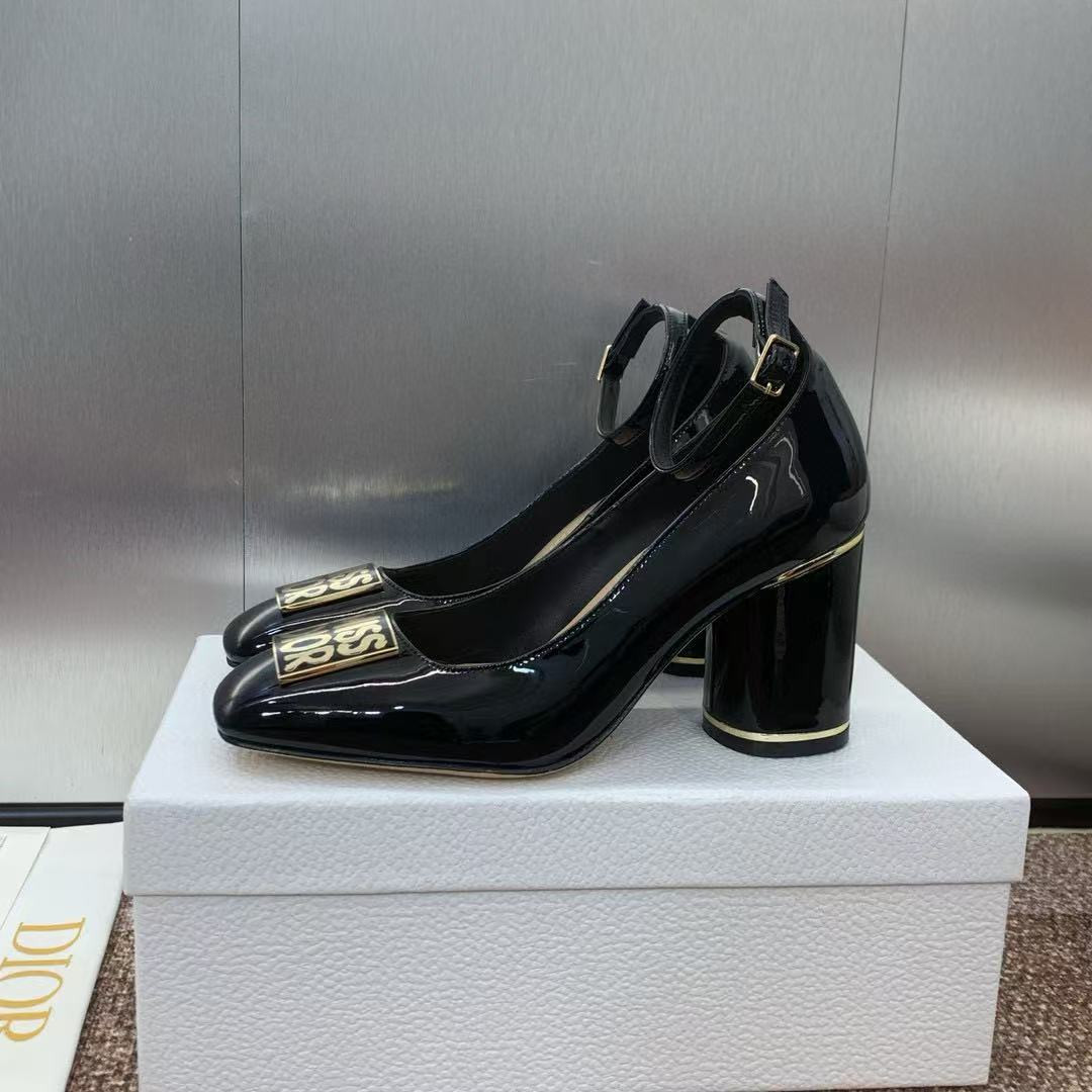 ua D*or miss D*or graffiti pump