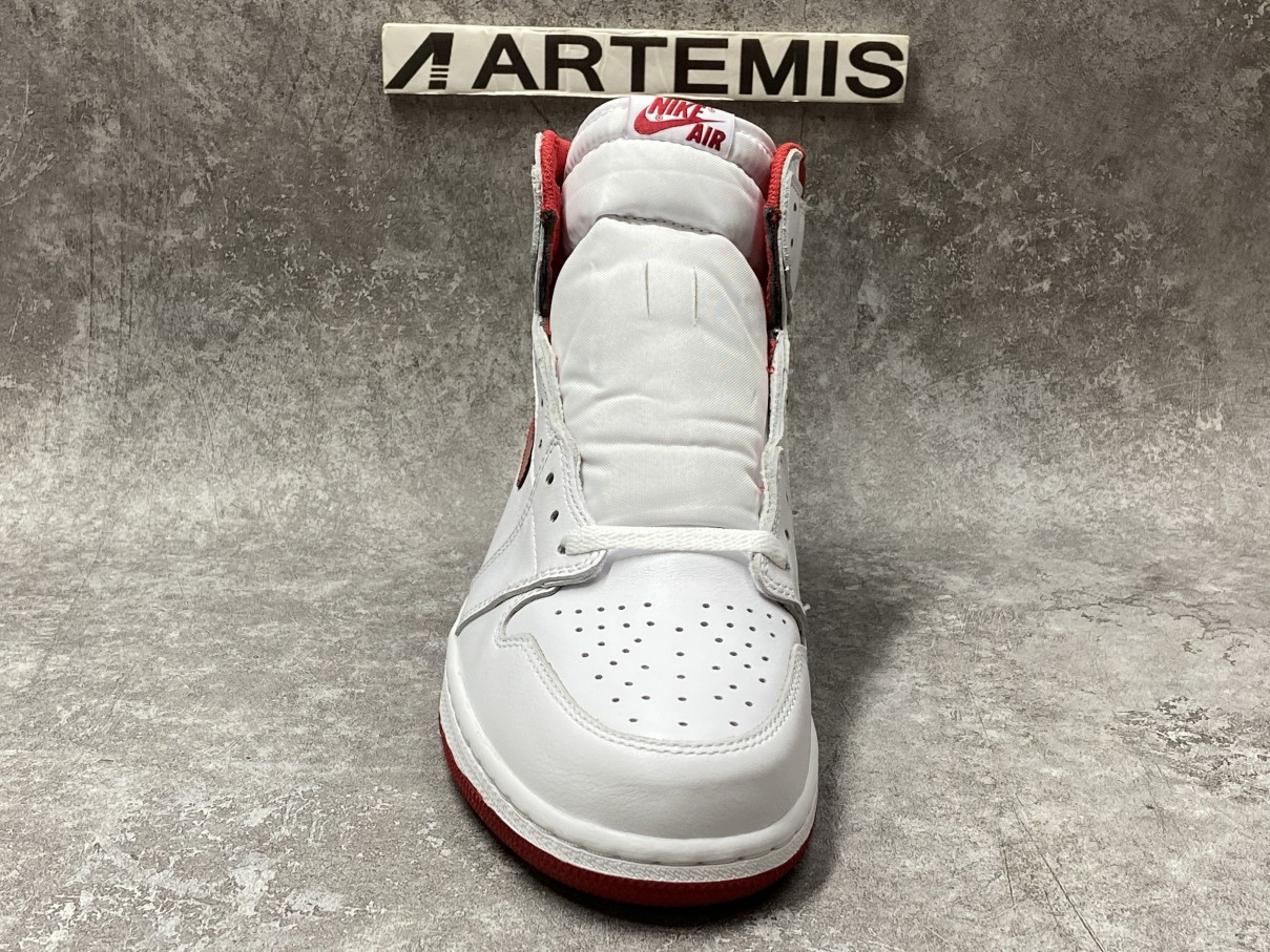 Air Jordan 1 Retro High Metallic Red