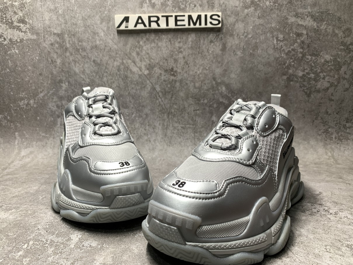 Balenciga Triple S Sneaker Silver Metallic
