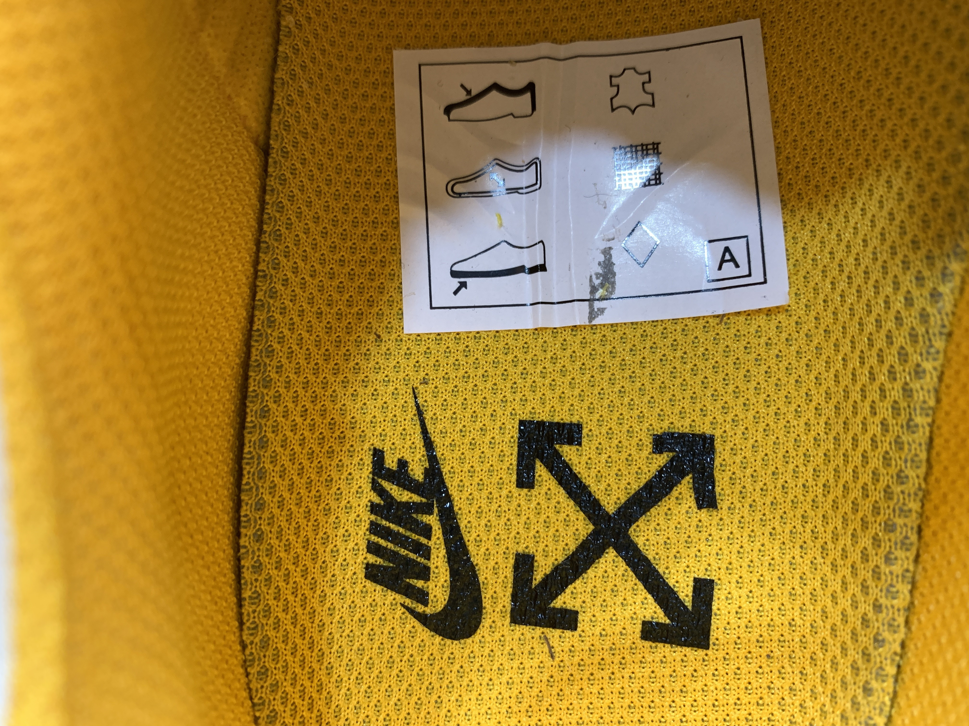 Air Force 1 x Off-White Low University Gold