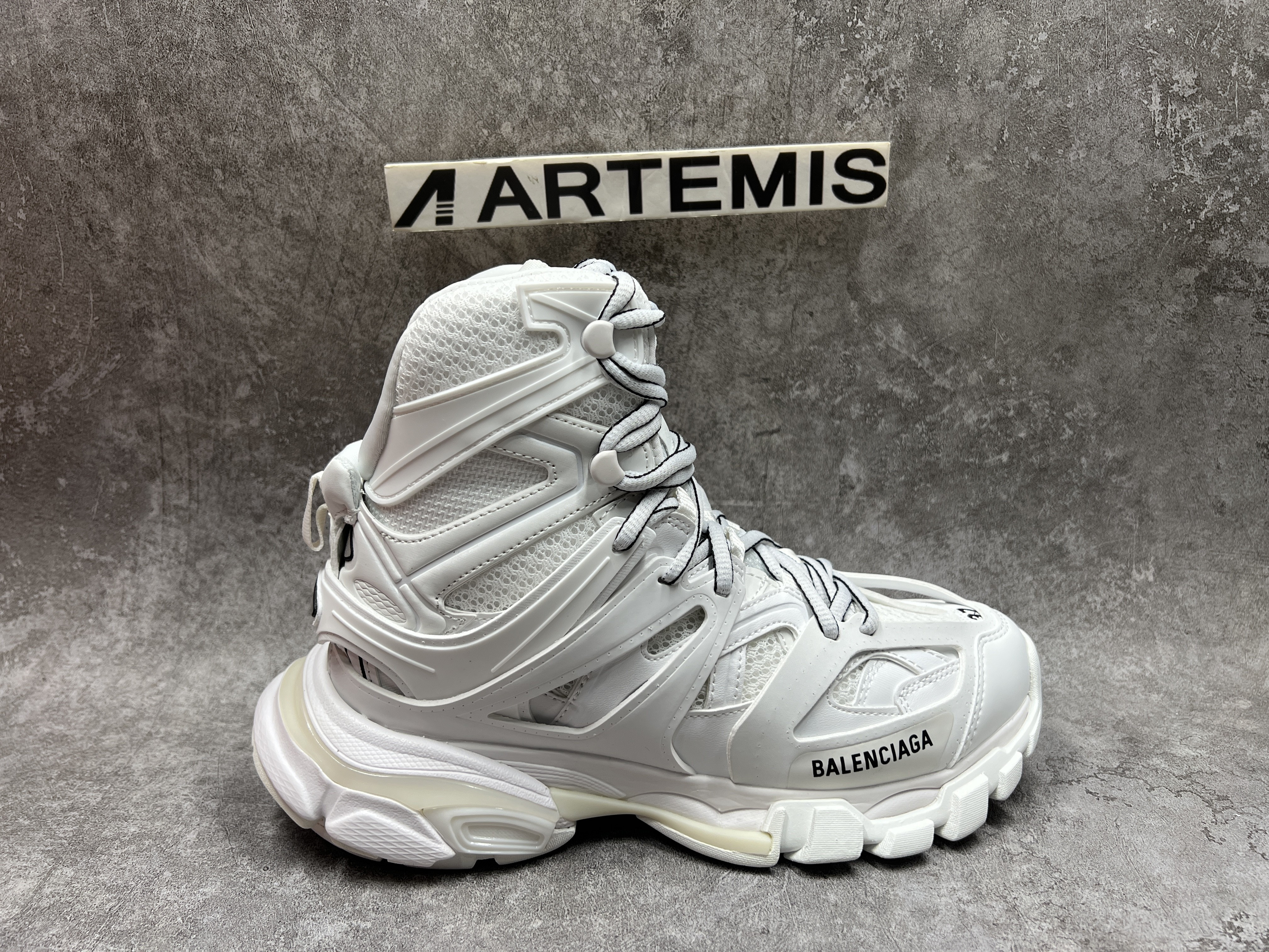 Balenciga Track Hike White