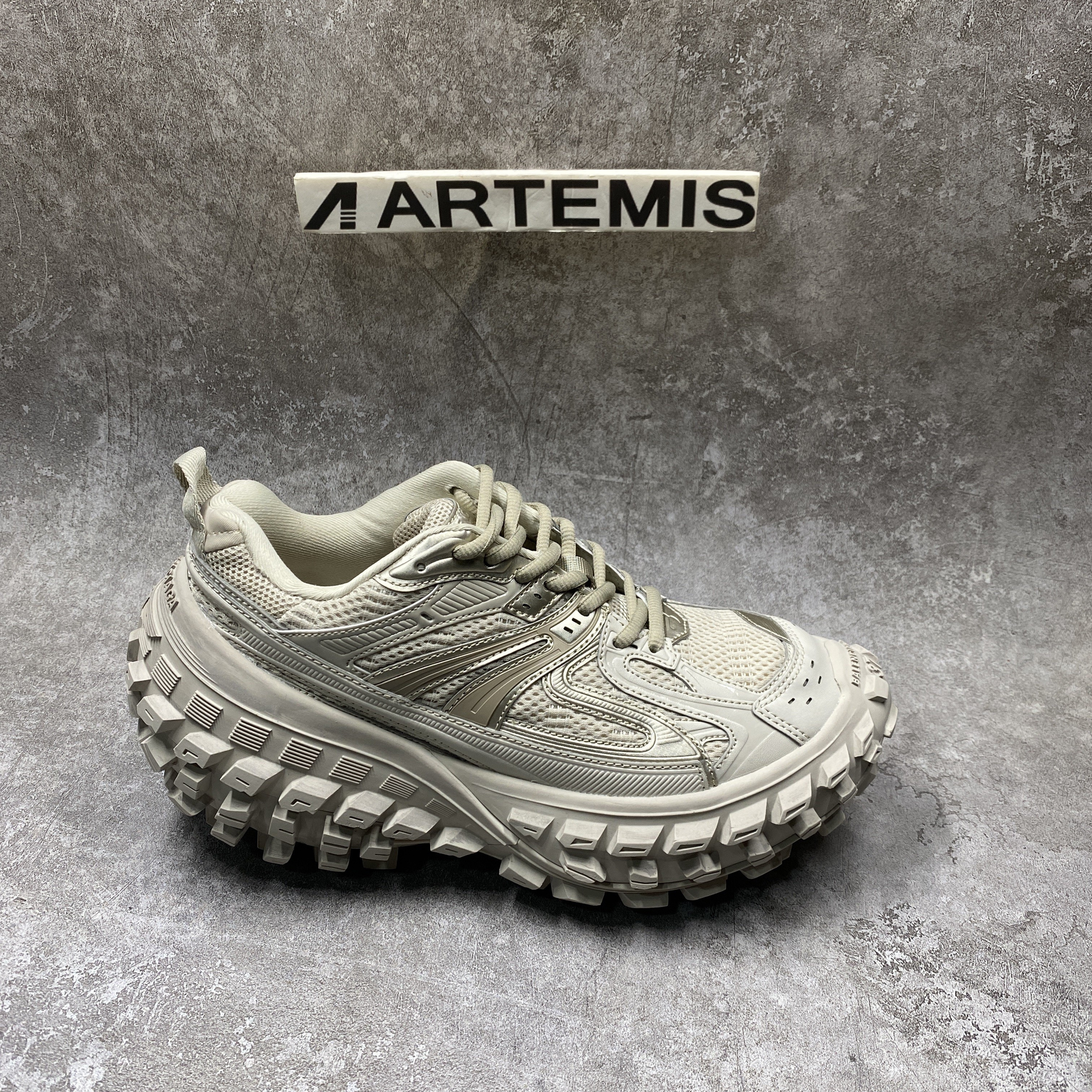 Balenciga Defender Beige