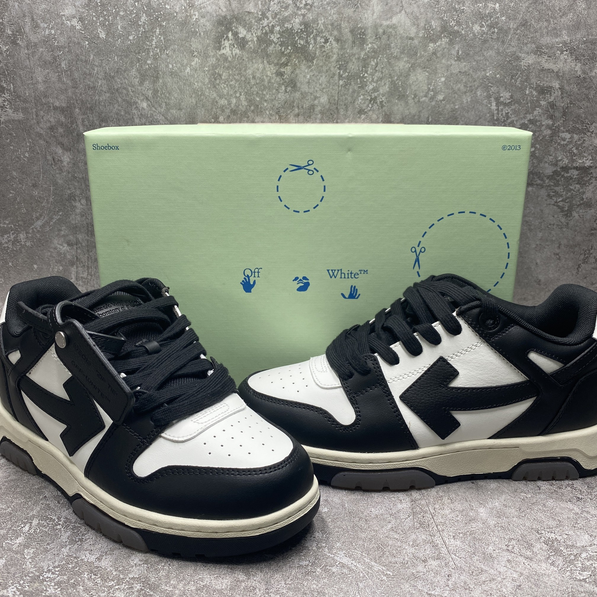 OFF-WHITE Out Of Office Black and White