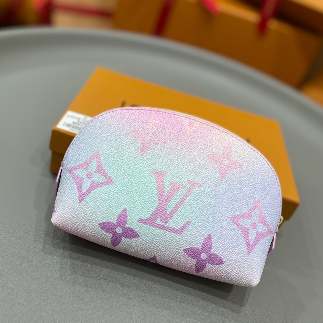 LV POCHETTE COSMETIQUE M59944