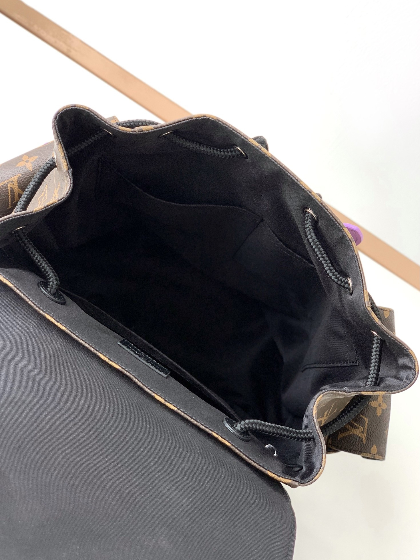 CHRISTOPHER MM M46272