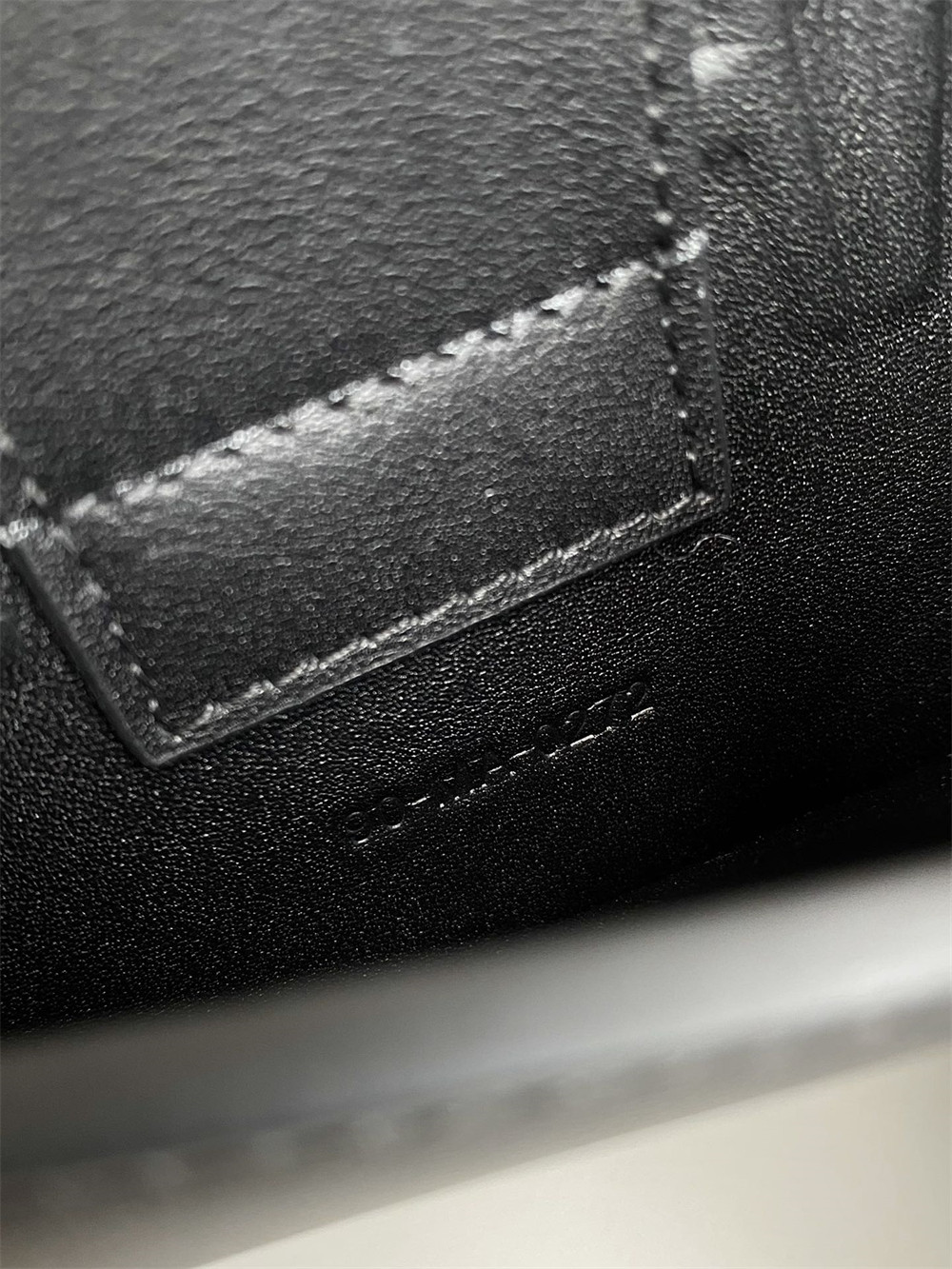 D*or 30 montaigne east-west bag with chain 21 x 12 x 6 cm / 8.5 x 4.5 x 2.5 inches