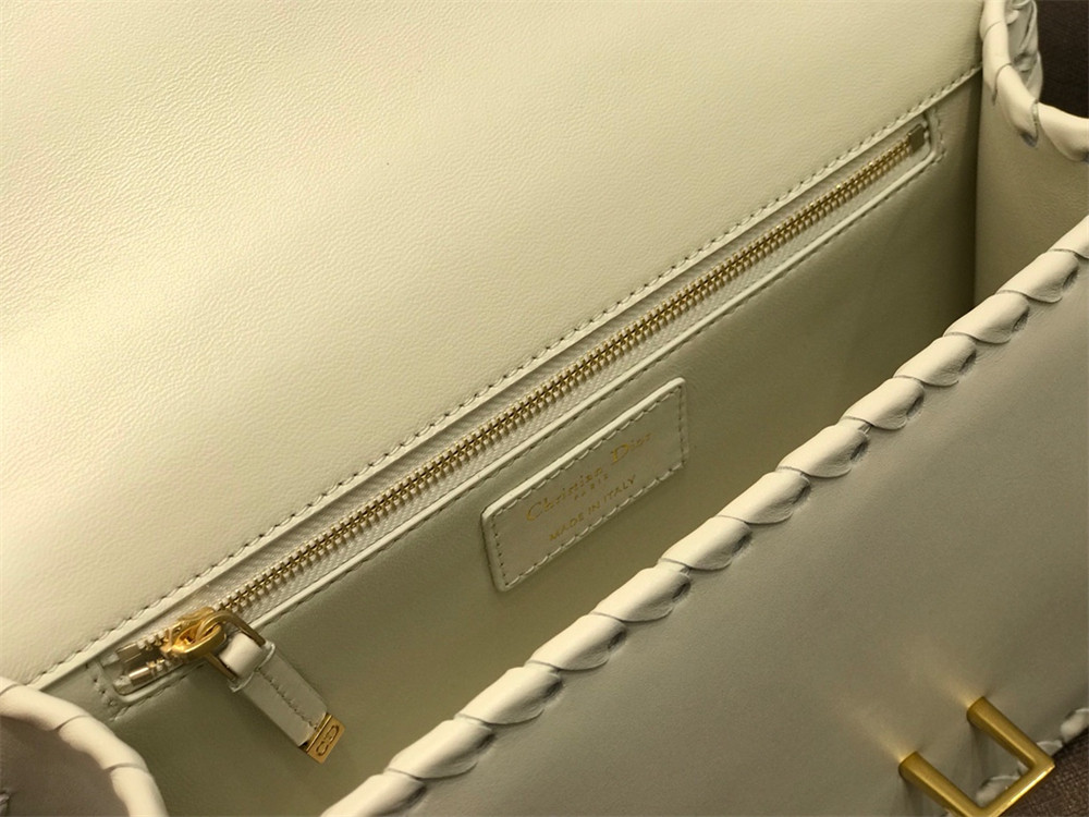 D*or 30 montaigne chain bag white