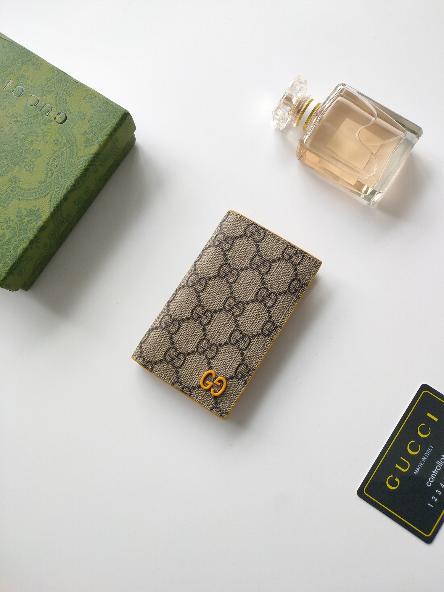 G*u*i gg card case wallet