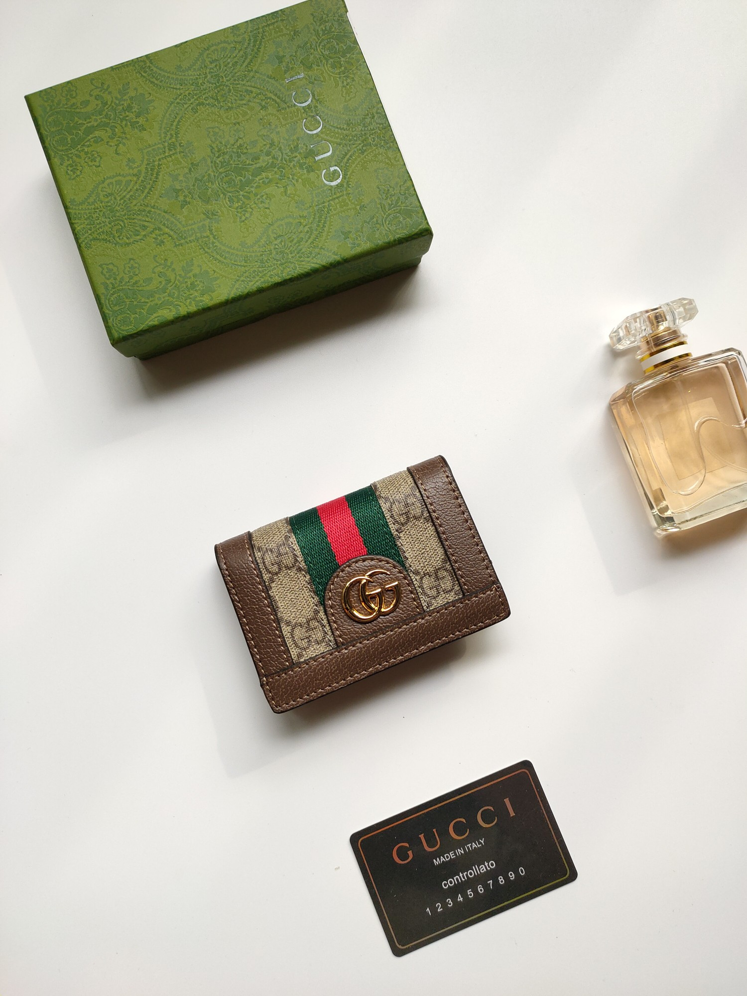 G*u*i gg  card case wallet