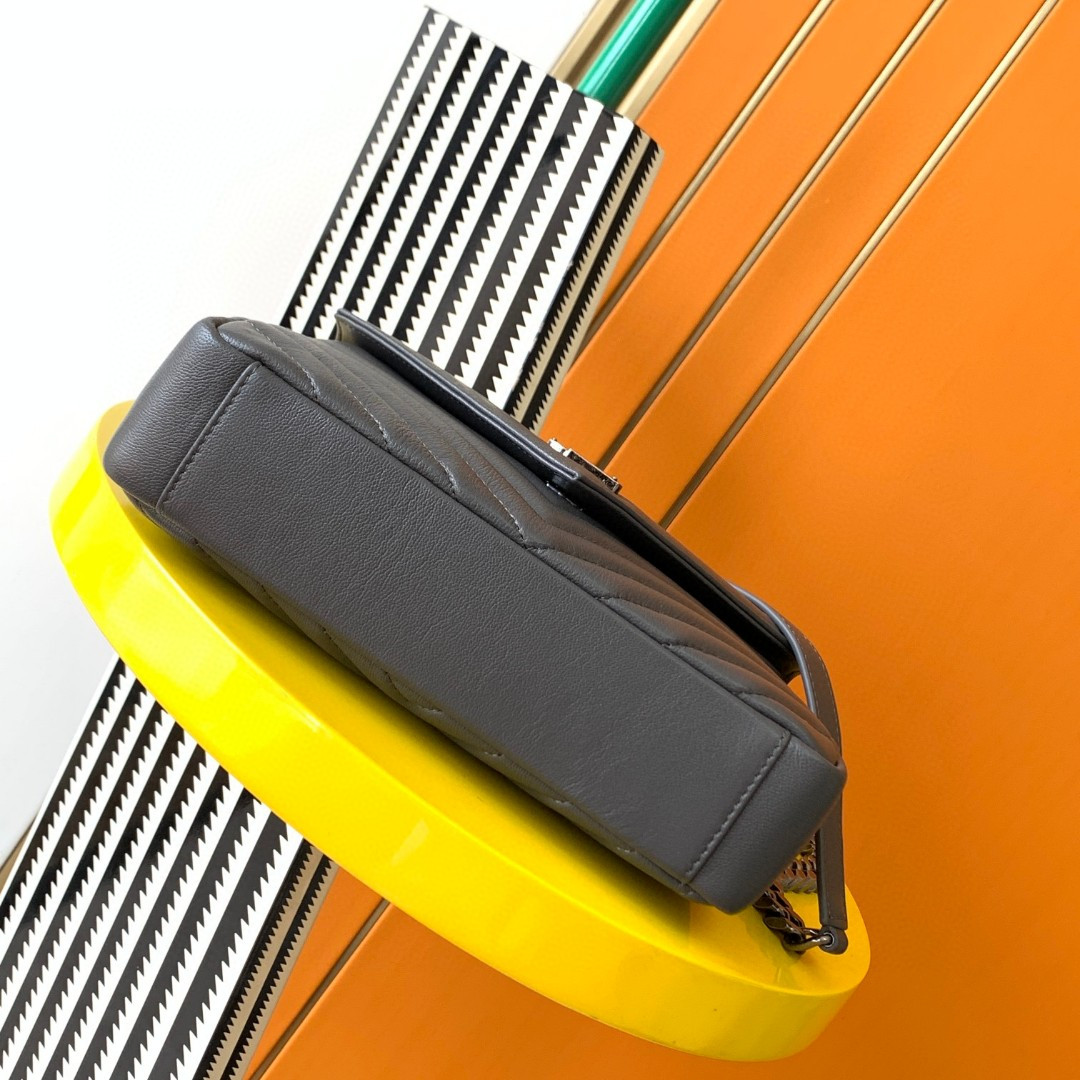 Y*L college medium in quilted leather 9.4 x 6.6 x 2.5 inches