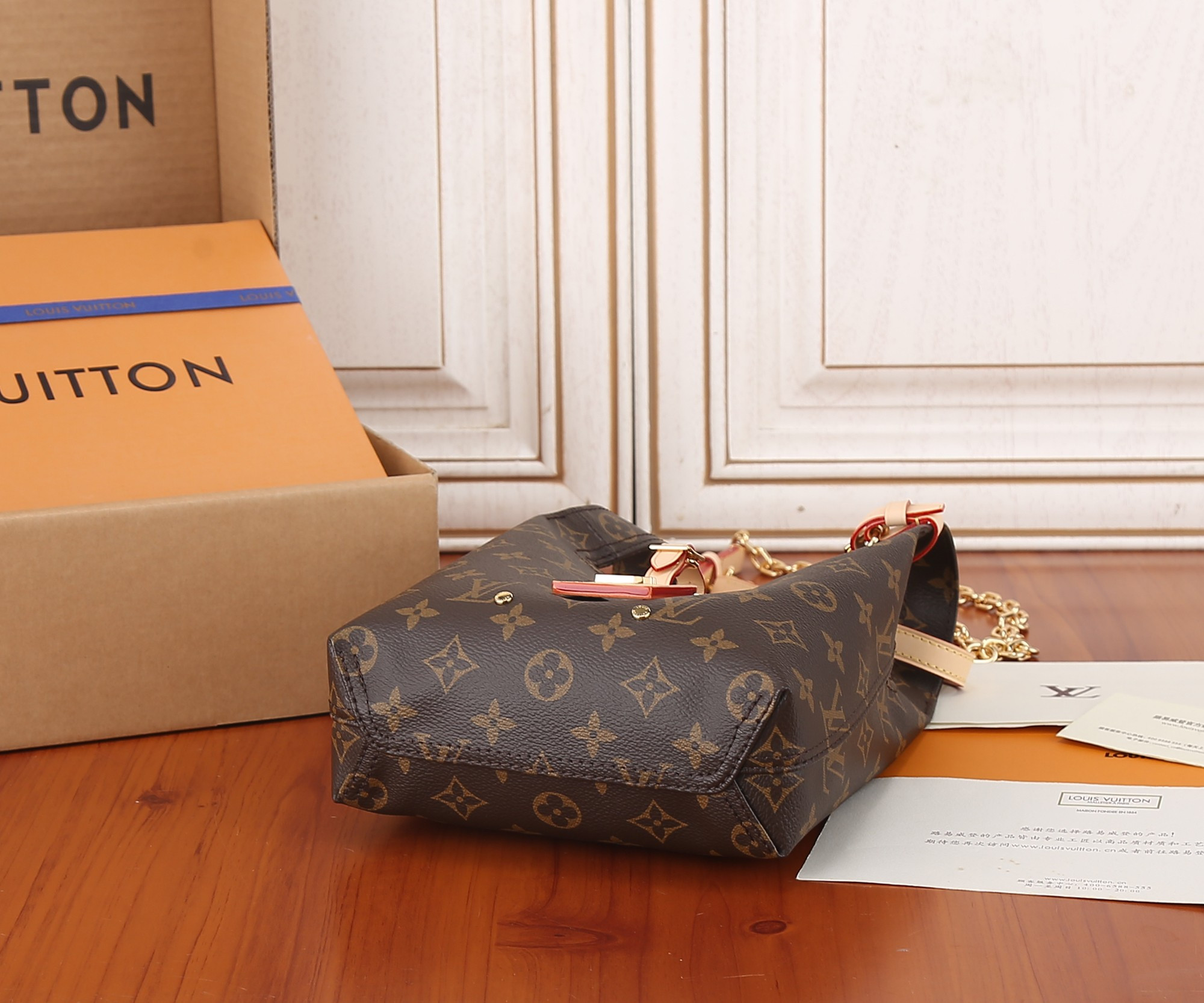 l0*is V*t0n m46816 atlantis bb 17 x 17 x 7 cm