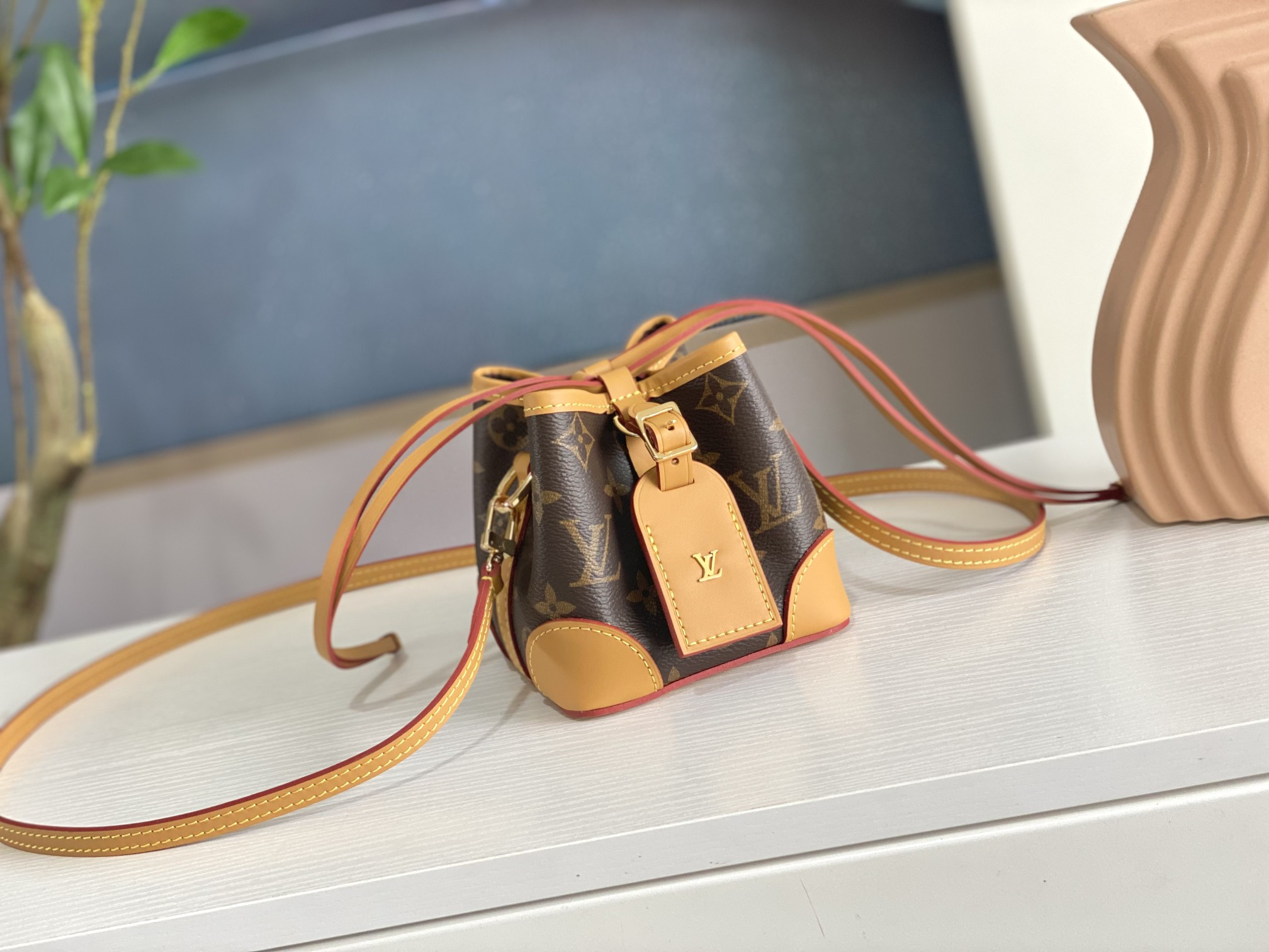 LV M57099 NOE PURSE 4.5 x 4.7 x 4.5 inches