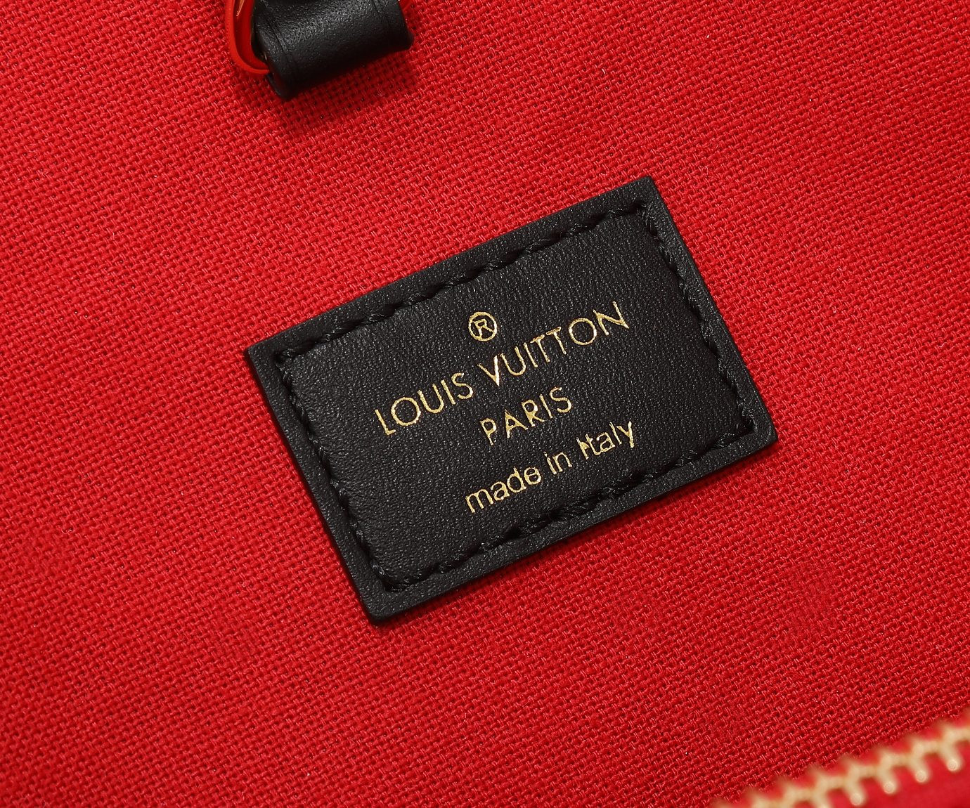 LV OnTheGo Voyage  M46823 16.9 x 13 x 7.3 inches