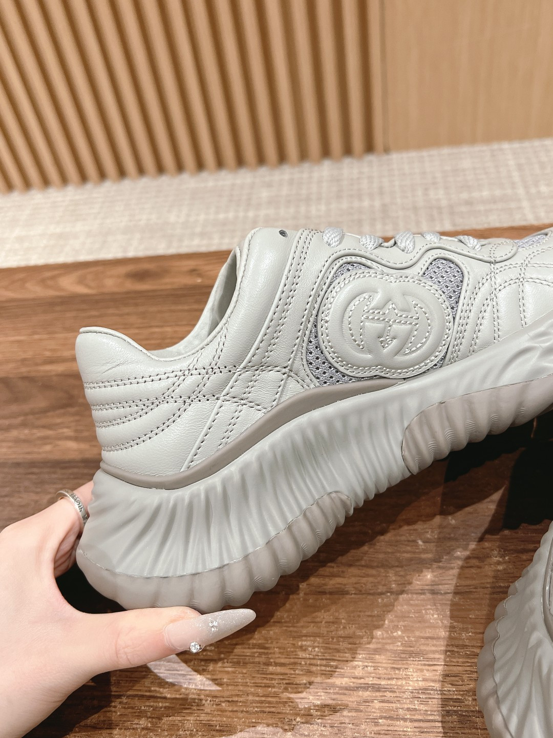 ua G*u*i ripple sneaker