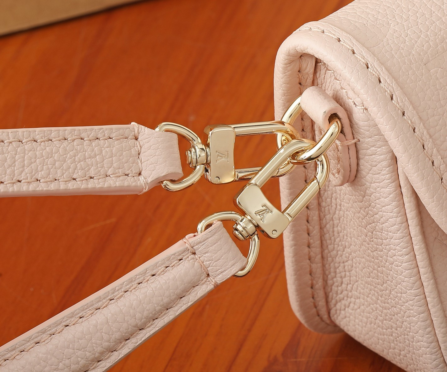 LV Nano Diane  M83566 7.5 x 4.1 x 2.4 in