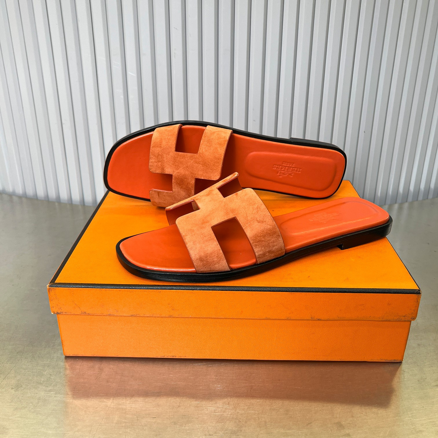 UA Hermès Oran sandal