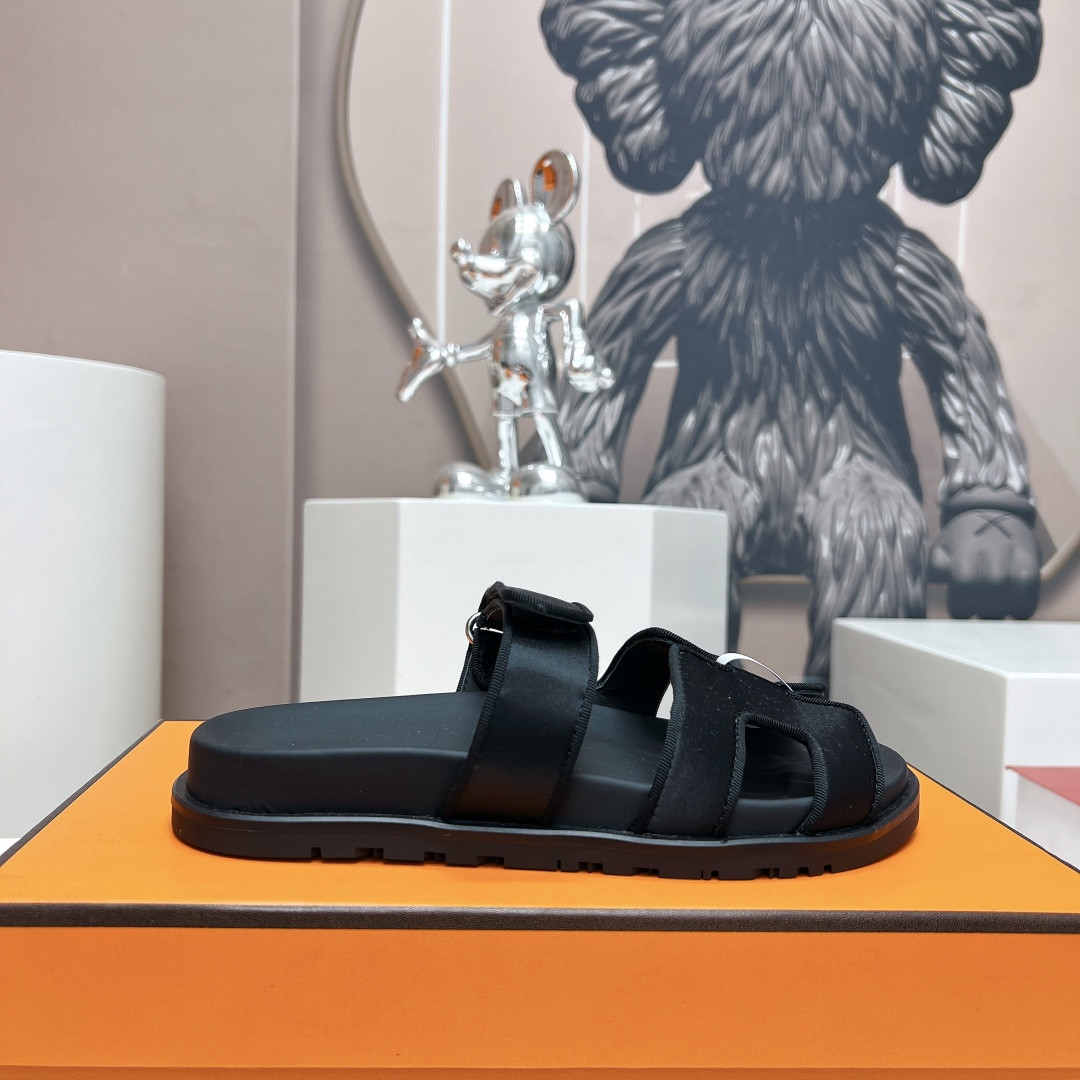 UA Hermès Chypre sandal