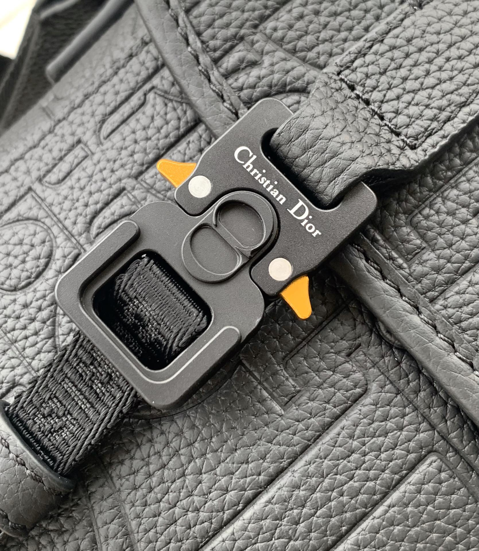 D*or hit the road messenger bag with flap black D*or gravity leather and black grained calfskin  24 x 18 x 8 cm