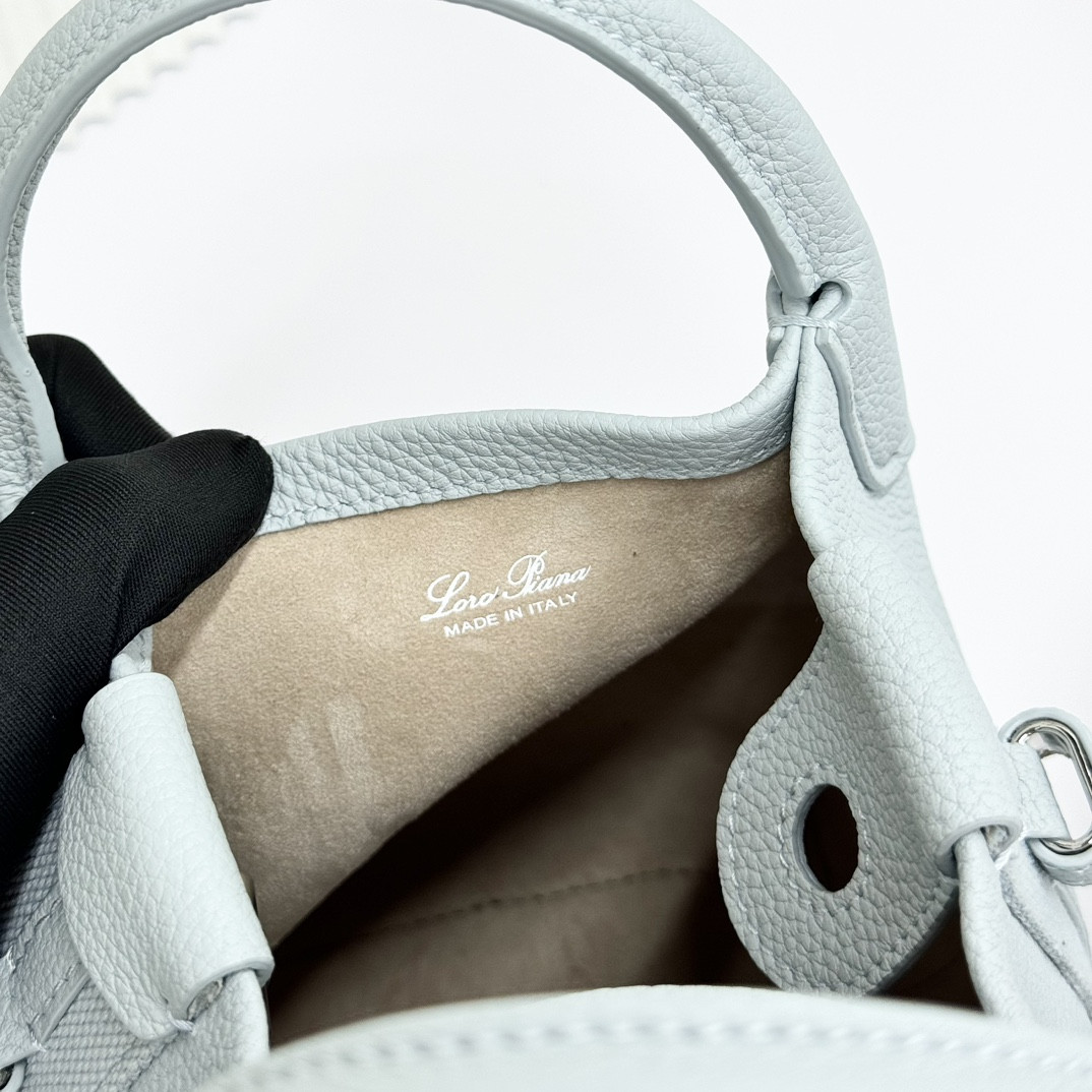 L**o p*ana micro bale bag grained calfskin 23 x 16 x 14 cm