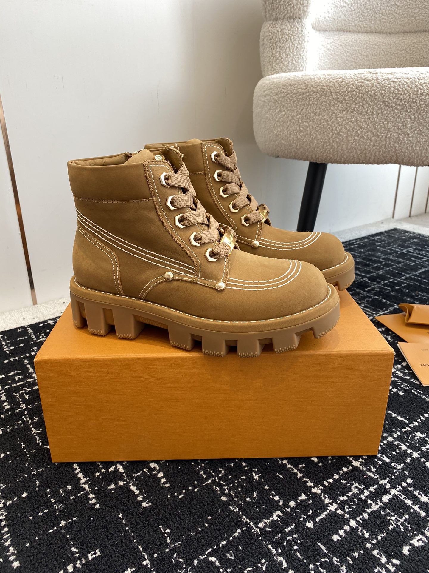 UA LV Boot
