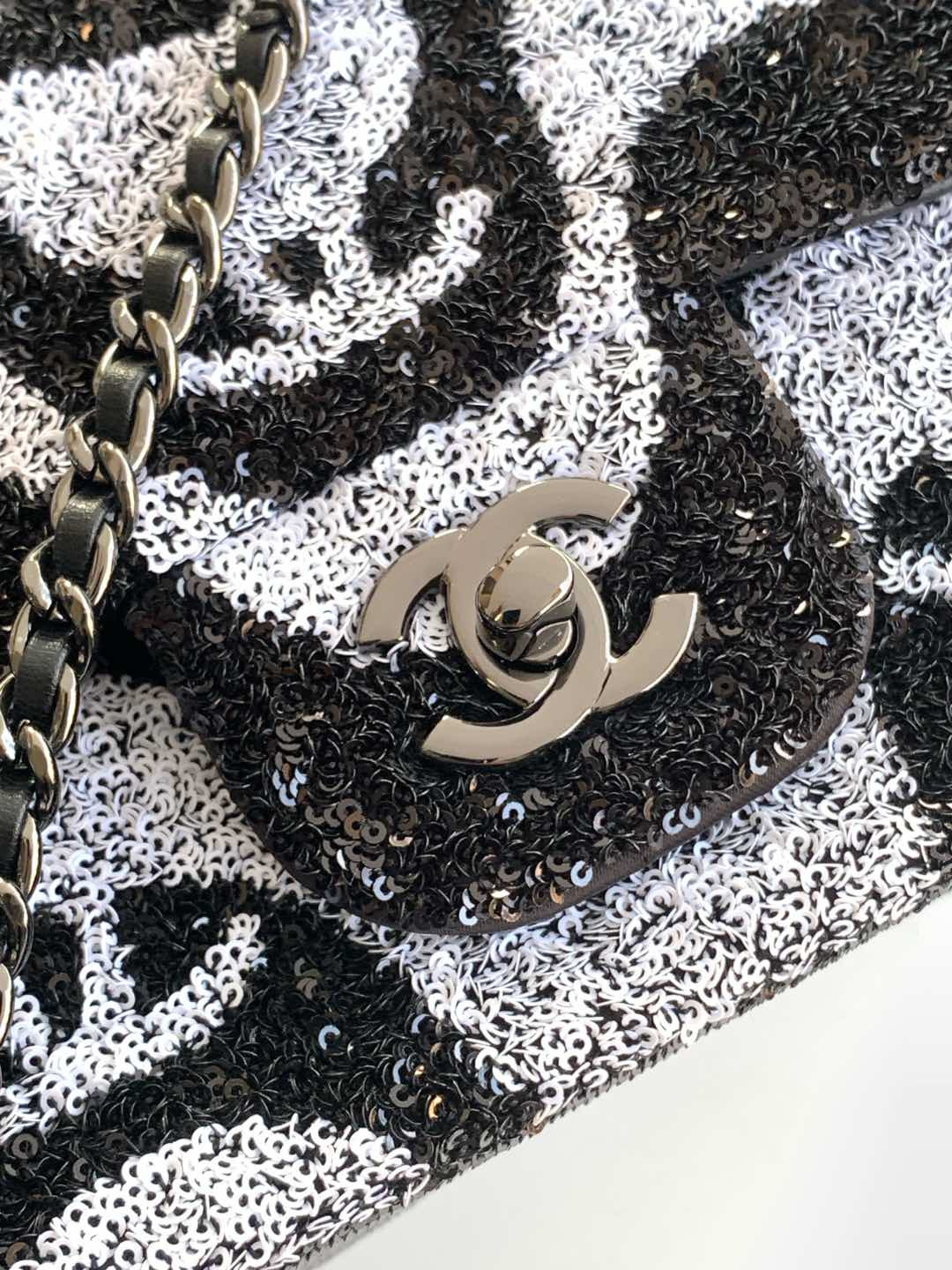 Ch*el flap bag 15x25x7cm