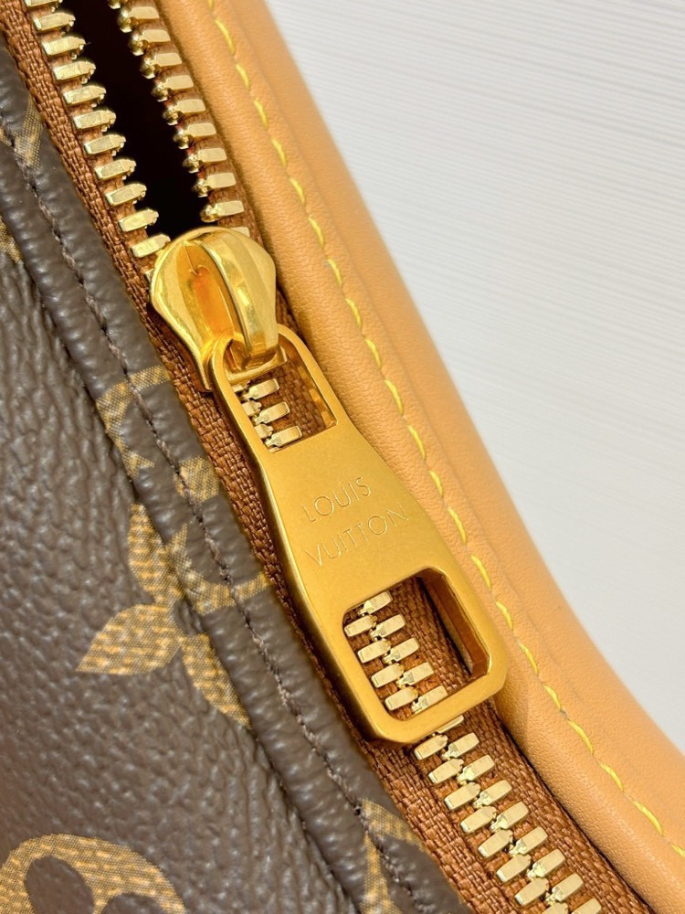 LV Bone Wearable Wallet M12615 24x14x6cm