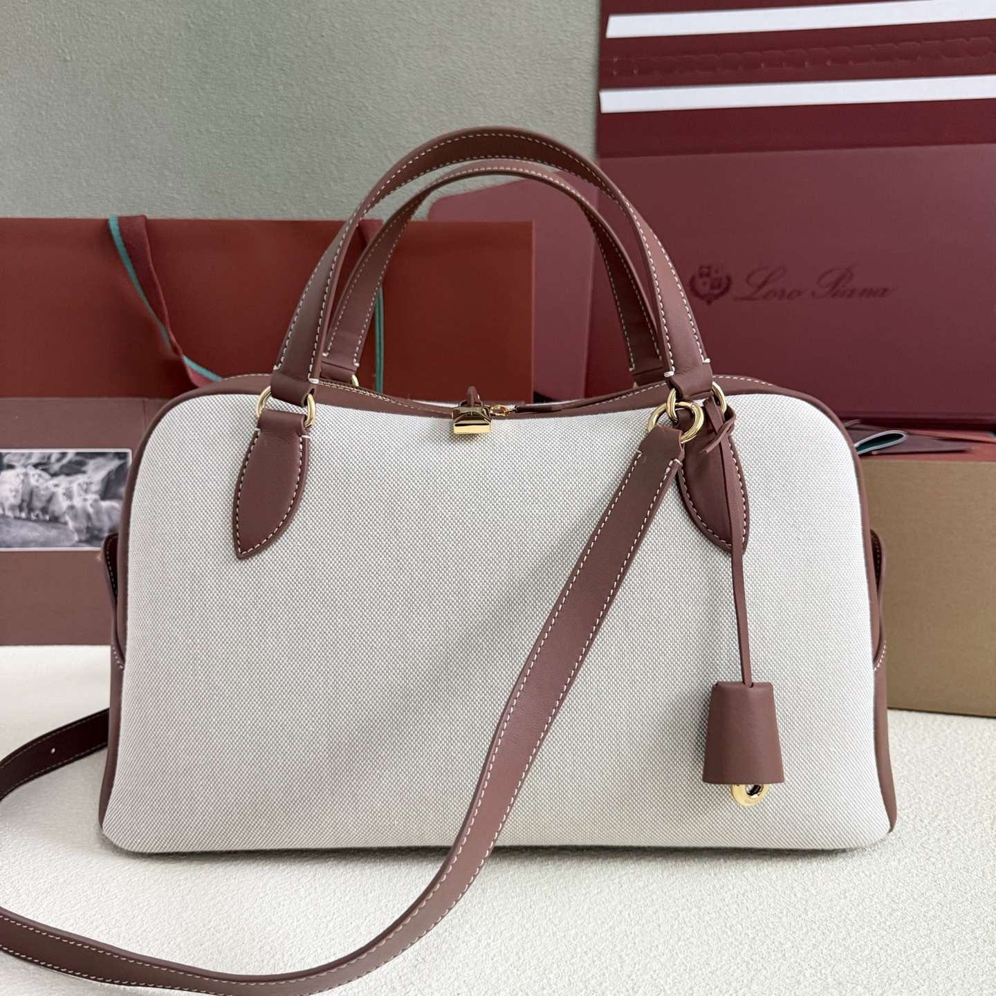 L**o p*ana needle 38x22x16cm