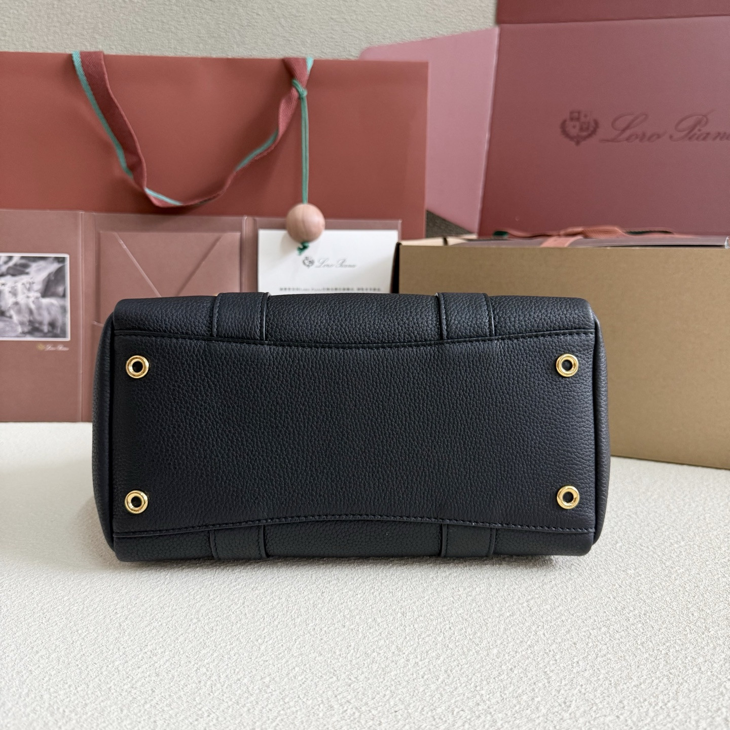 L**o p*ana loom l25 calfskin 25x18x12.5cm