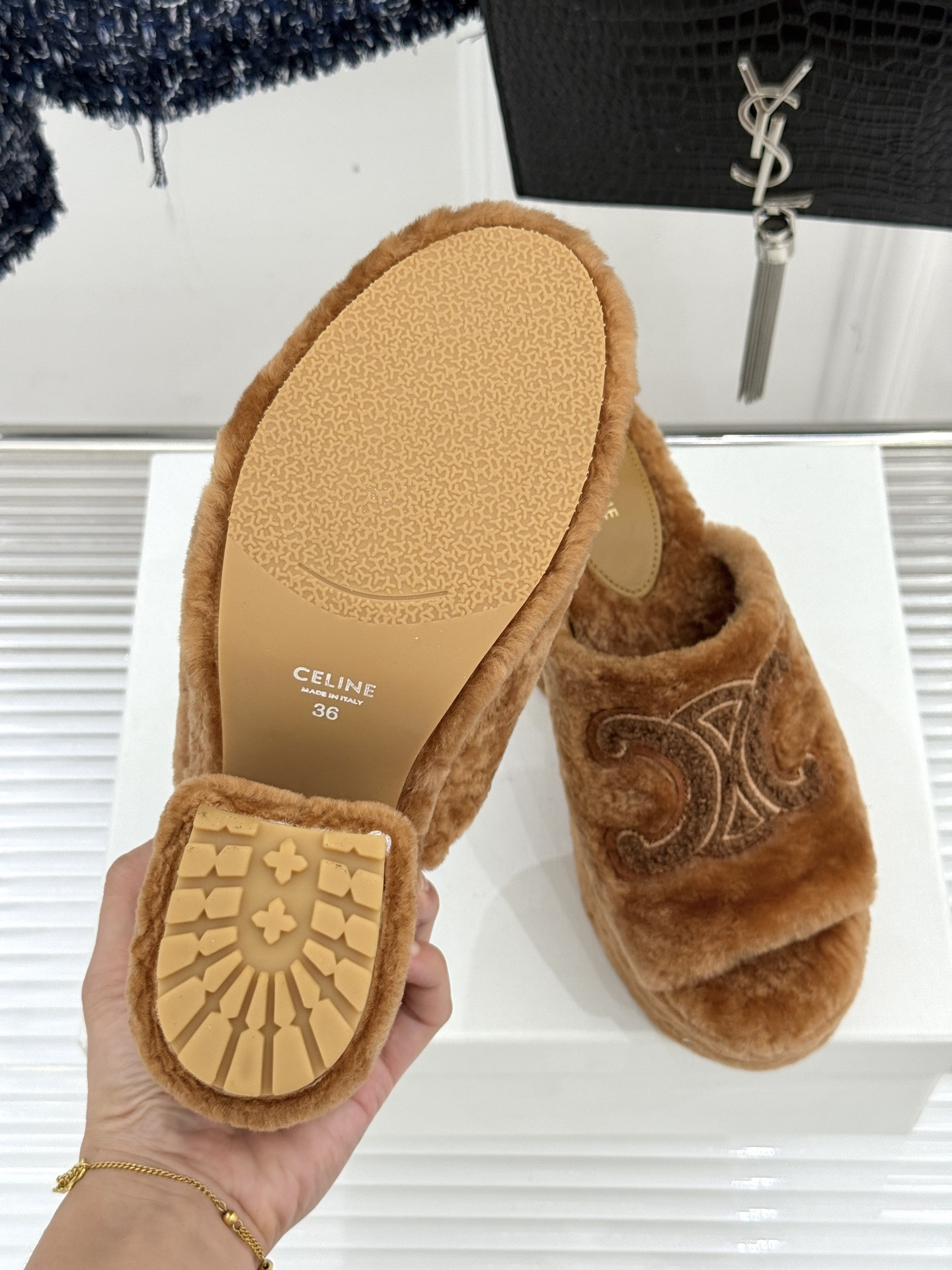 ua Ce**e elena mule 8cm heel